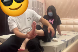 Q723极品怕痒女友小脚